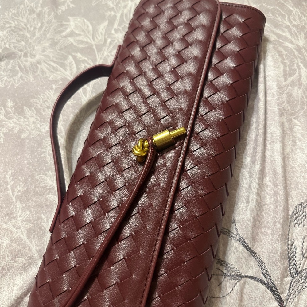 Elegant Woven Leather Bag - Burgundy